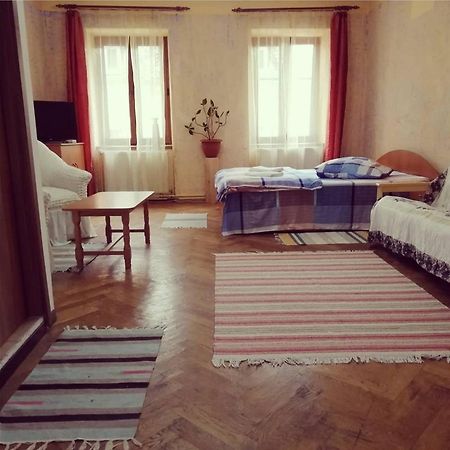 La Vita E Bella Hotel Brasov Bagian luar foto