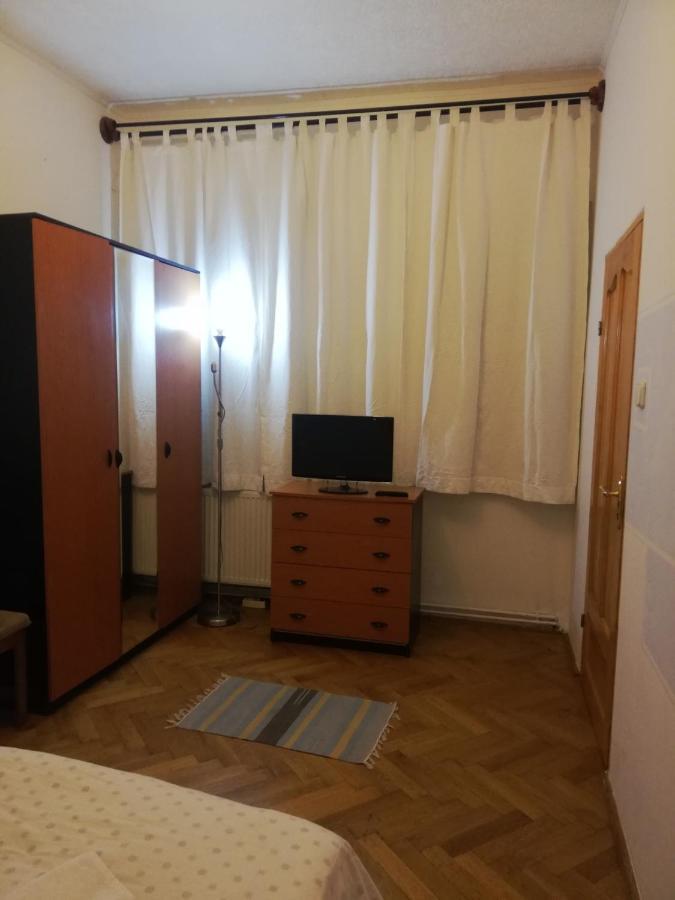 La Vita E Bella Hotel Brasov Bagian luar foto
